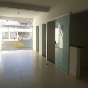 Ponto Comercial à venda, 200m² no Jardim Patrícia, Uberlândia