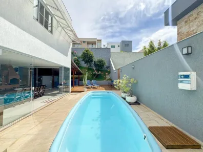 Casa com 4 Quartos à venda, 226m² no Grama, Juiz de Fora