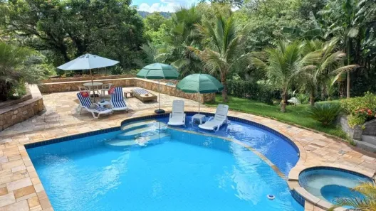 Fazenda/Sítio com 4 Quartos à venda, 600m² no Chácaras Copaco, Arujá