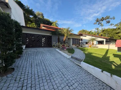 Sobrado com 3 Quartos à venda, 184m² no Anita Garibaldi, Joinville