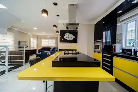 Casa de Condomínio com 4 Quartos à venda, 250m² no Jardim Sabiá, Cotia