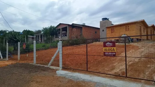 Casa com 2 Quartos para alugar, 50m² no Fiuza, Viamão