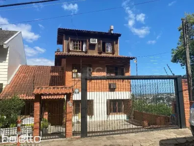 Casa com 5 Quartos à venda, 290m² no Teresópolis, Porto Alegre