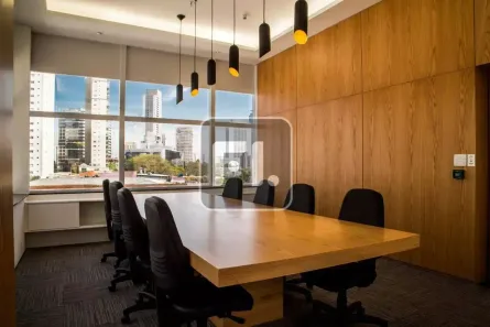 Sala Comercial para alugar, 130m² no Jardim das Acácias, São Paulo