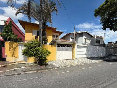 Sobrado com 3 Quartos à venda, 201m² no Centro, Taubaté