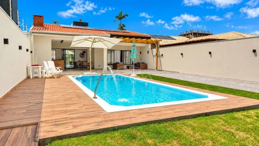 Casa com 3 Quartos à venda, 141m² no Centro, Guaratuba