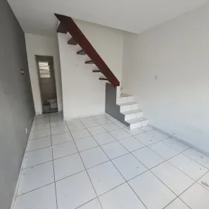Casa de Condomínio com 2 Quartos para alugar, 100m² no Jacutinga, Mesquita