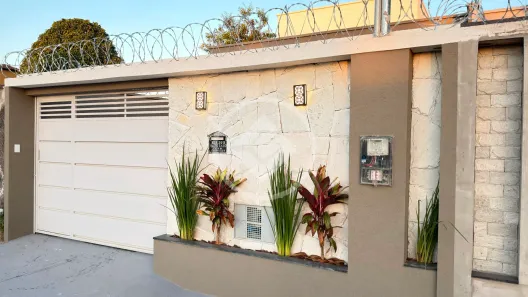 Casa com 3 Quartos à venda, 130m² no Setor Garavelo, Goiânia