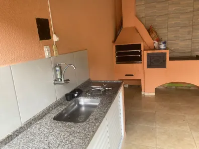 Sobrado com 4 Quartos para alugar, 200m² no Cidade Jardim, Jacareí