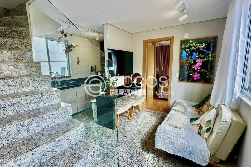 Apartamento com 2 quartos — Santa Efigênia, Belo Horizonte