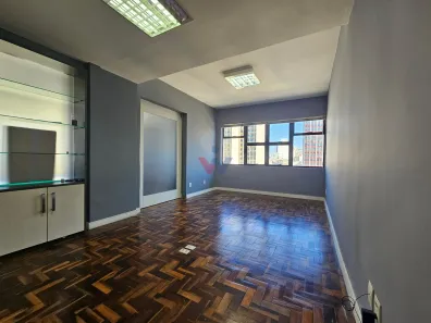 Sala Comercial para venda ou aluguel, 45m² no Centro, Curitiba