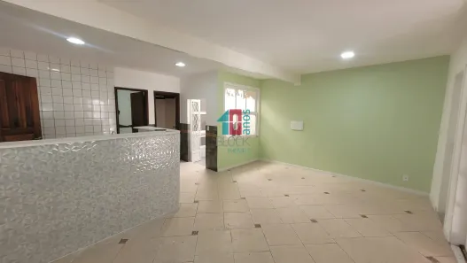 Casa com 2 Quartos para alugar, 80m² no Recreio dos Bandeirantes, Rio de Janeiro