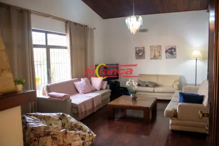 Casa com 3 Quartos à venda, 180m² no Jardim Santa Mena, Guarulhos