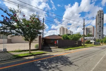 Lote/Terreno à venda, 600m² no Cidade Industrial, Curitiba