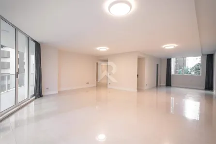 Apartamento com 4 Quartos para alugar, 370m² no Água Verde, Curitiba