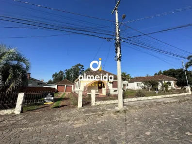 Casa com 3 Quartos à venda, 231m² no Camobi, Santa Maria
