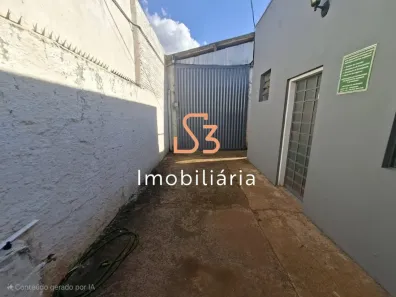 Galpão/Depósito/Armazém para alugar, 250m² no Marta Helena, Uberlândia