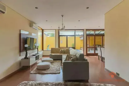 Sobrado com 4 Quartos à venda, 350m² no Cidade São Francisco, São Paulo