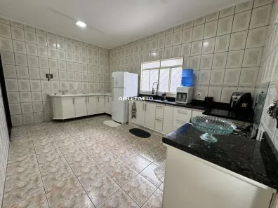 Casa com 3 Quartos à venda, 200m² no Jardim Tropical, Franca