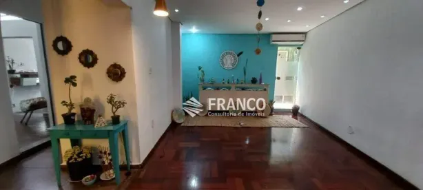Sobrado com 4 Quartos à venda, 264m² no Centro, Taubaté