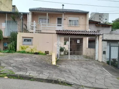 Casa com 5 Quartos à venda, 240m² no Teresópolis, Porto Alegre