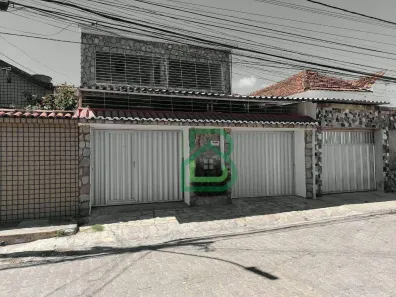 Casa com 3 Quartos à venda, 195m² no Campo Grande, Recife