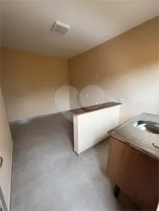 Apartamento com 1 Quarto para alugar, 27m² no Vila Lúcia Elvira, São Paulo