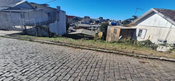 Lote/Terreno à venda, 278m² no Pioneiro, Caxias do Sul