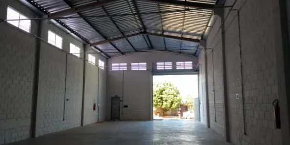 Galpão/Depósito/Armazém à venda, 230m² no Pampulha, Uberlândia