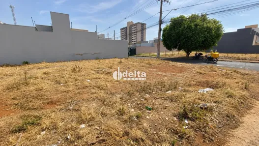 Lote/Terreno à venda, 399m² no Novo Mundo, Uberlândia