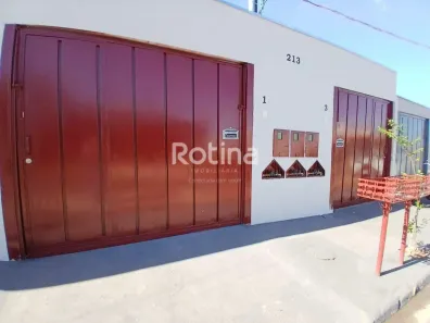 Casa com 2 Quartos para alugar, 60m² no Shopping Park, Uberlândia