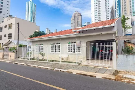 Casa com 4 Quartos à venda, 220m² no Centro, Balneário Camboriú