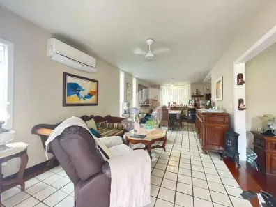 Casa de Condomínio com 5 Quartos à venda, 379m² no Itacoatiara, Niterói