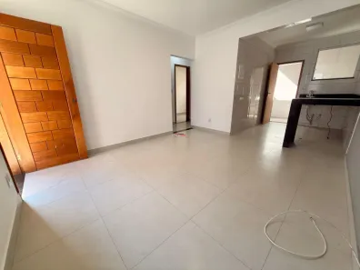 Casa com 2 Quartos para alugar, 70m² no Santa Amélia, Belo Horizonte