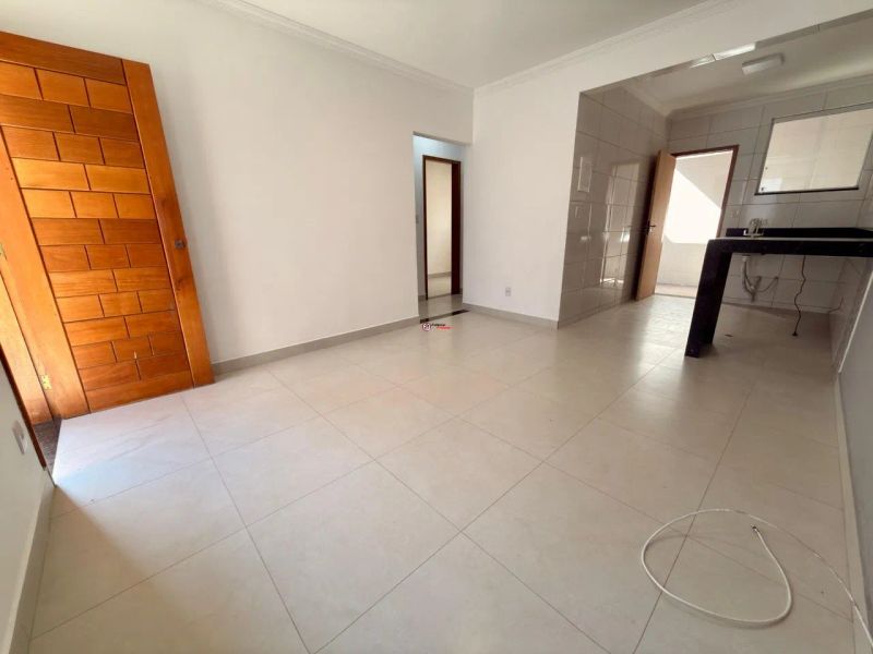 Casa com 2 quartos — Santa Amélia, Belo Horizonte