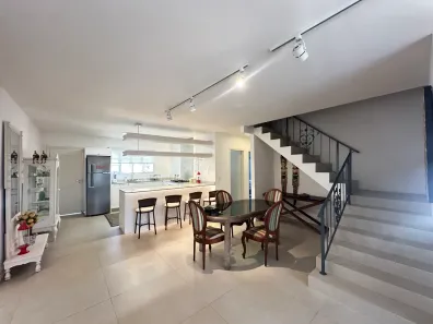 Sobrado com 5 Quartos para alugar, 320m² no Campeche, Florianópolis