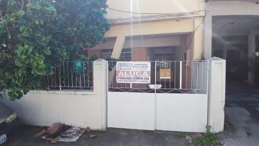 Casa com 2 Quartos para alugar, 60m² no Jardim Sulacap, Rio de Janeiro