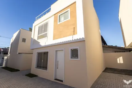 Sobrado com 3 Quartos à venda, 132m² no Orleans, Curitiba