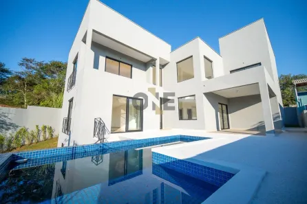 Casa de Condomínio com 3 Quartos à venda, 300m² no Chácara Moinho Velho, Carapicuíba