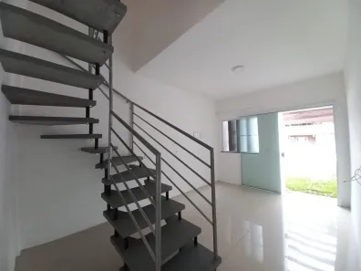 Casa com 2 Quartos para alugar, 60m² no Nova Brasília, Joinville