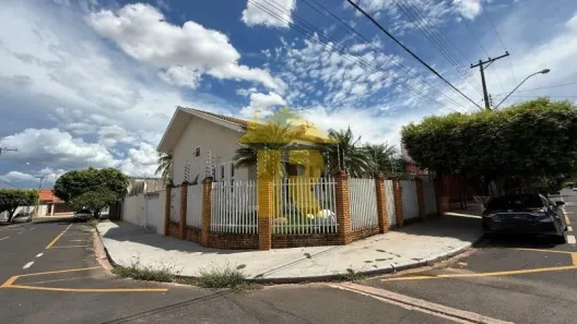 Casa com 3 Quartos à venda, 270m² no Jardim Maria Cândida, São José do Rio Preto