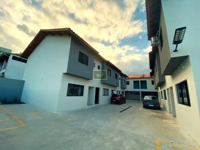Sobrado com 3 Quartos à venda, 163m² no Cidade Jardim, Caraguatatuba