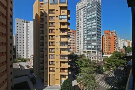 Apartamento com 3 Quartos para alugar, 200m² no Moema, São Paulo