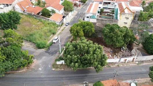 Lote/Terreno com 1 Quarto à venda, 735m² no Areão, Cuiabá