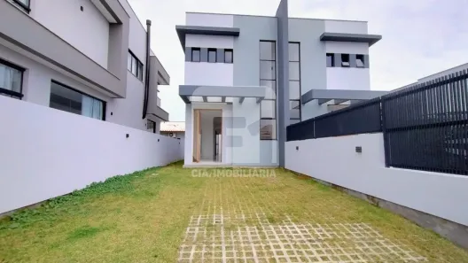 Casa com 3 Quartos para alugar, 132m² no Carianos, Florianópolis