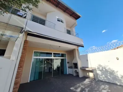Sobrado com 3 Quartos à venda, 109m² no Jardim Goiás, Goiânia