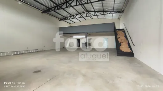 Galpão/Depósito/Armazém para alugar, 312m² no Marta Helena, Uberlândia