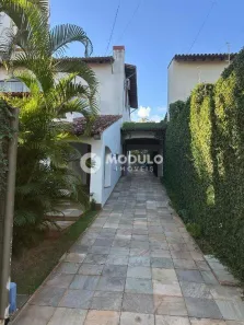 Casa com 4 Quartos à venda, 673m² no Tabajaras, Uberlândia