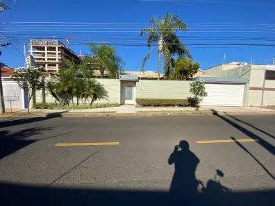 Casa com 4 Quartos para alugar, 350m² no Jardim Maria Izabel, Marília
