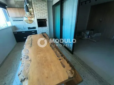 Apartamento com 3 Quartos para alugar, 106m² no Santa Mônica, Uberlândia